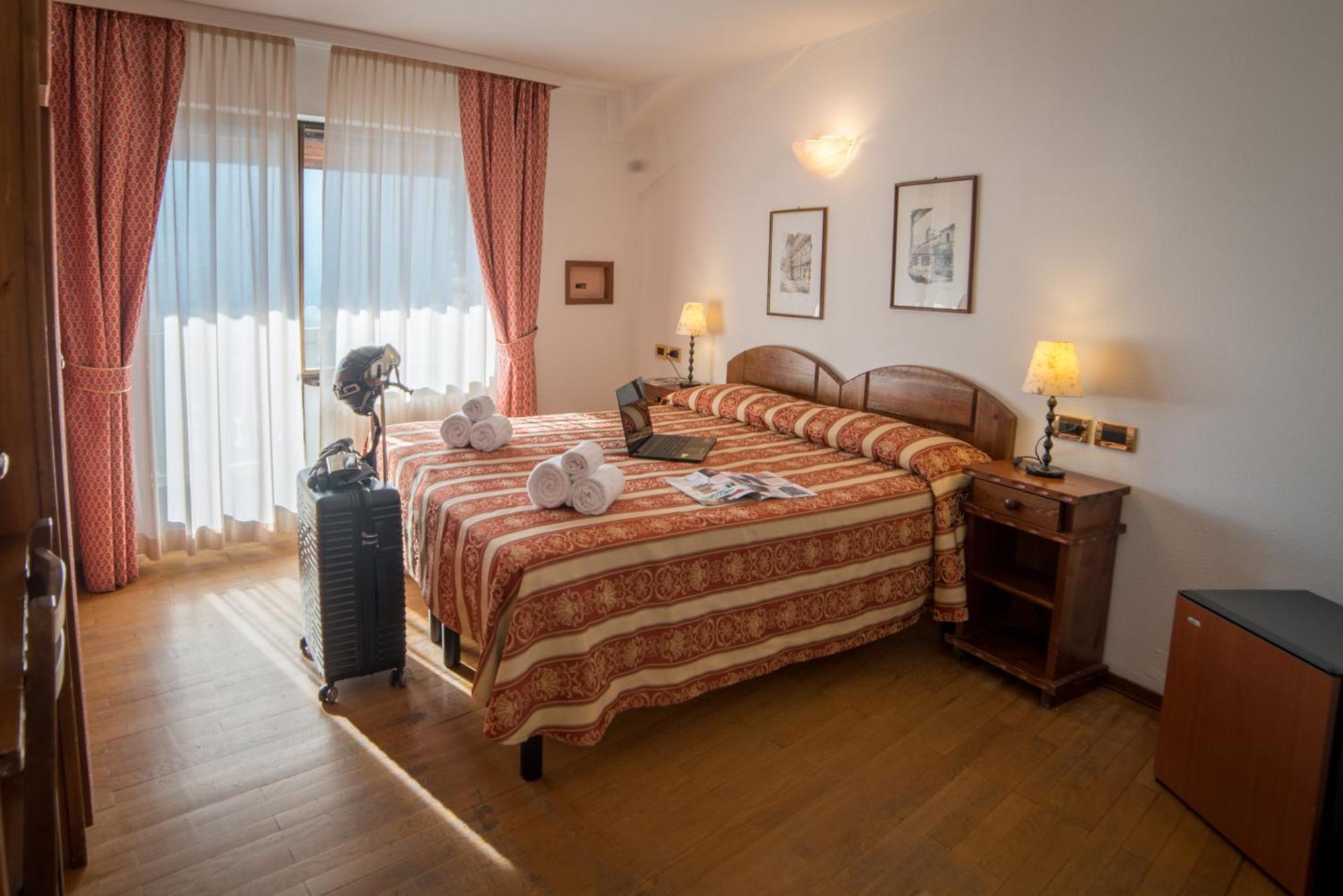 Hg Hotel Italia Brusson Kültér fotó