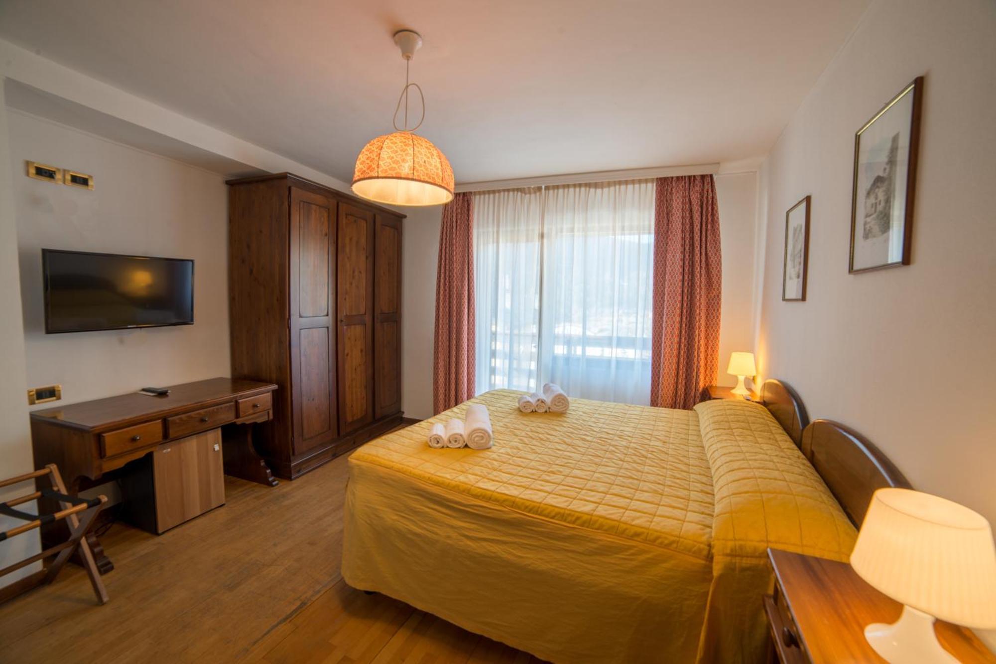Hg Hotel Italia Brusson Kültér fotó