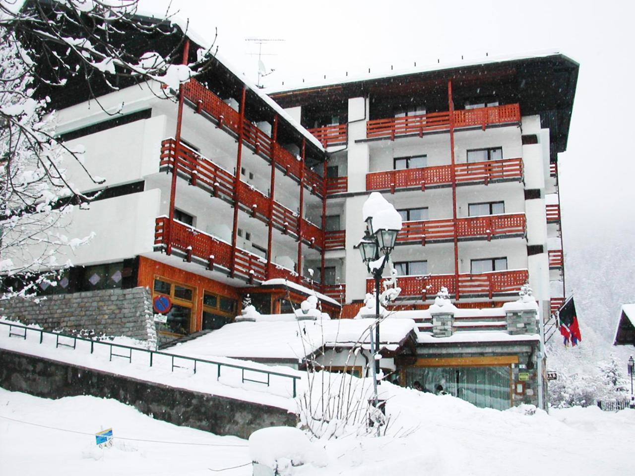 Hg Hotel Italia Brusson Kültér fotó